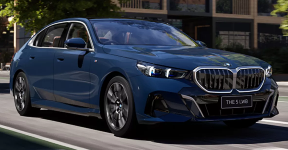 BMW India EV electric cars lineup 2025 showcasing iX1 and i7 models