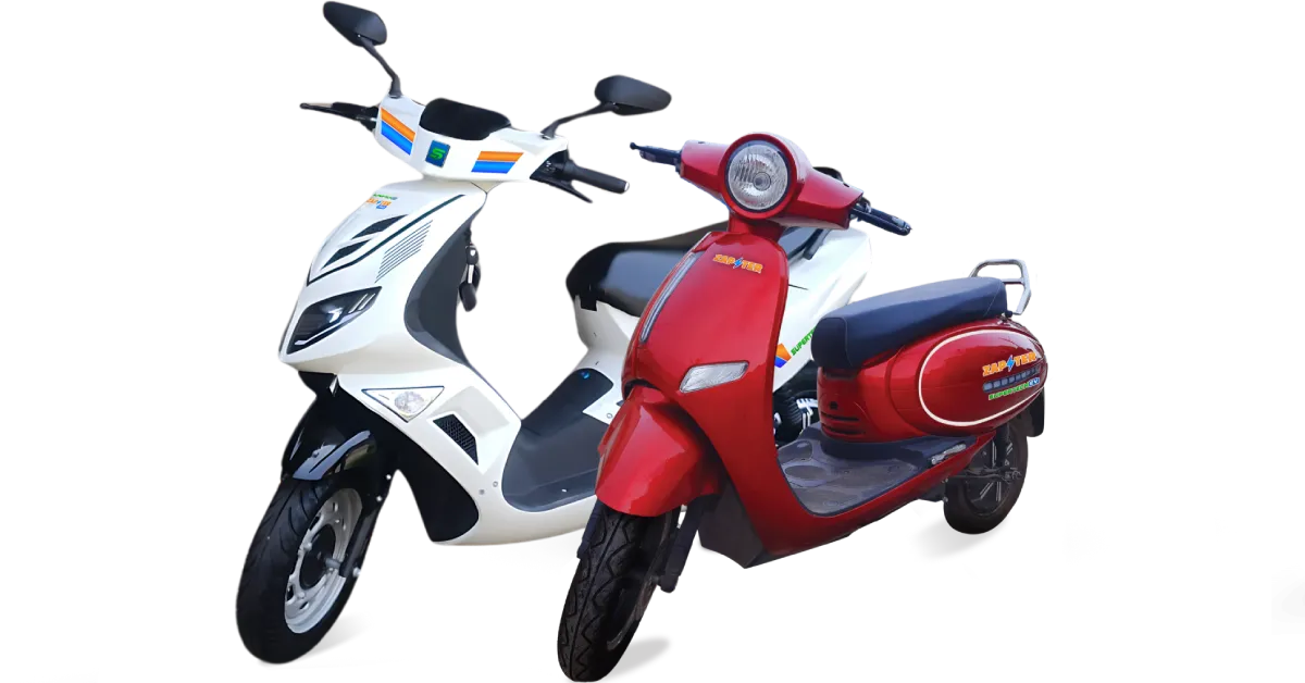 Supertech EV MAXX electric auto और Zapster स्कूटर लॉन्च इवेंट की तस्वीर